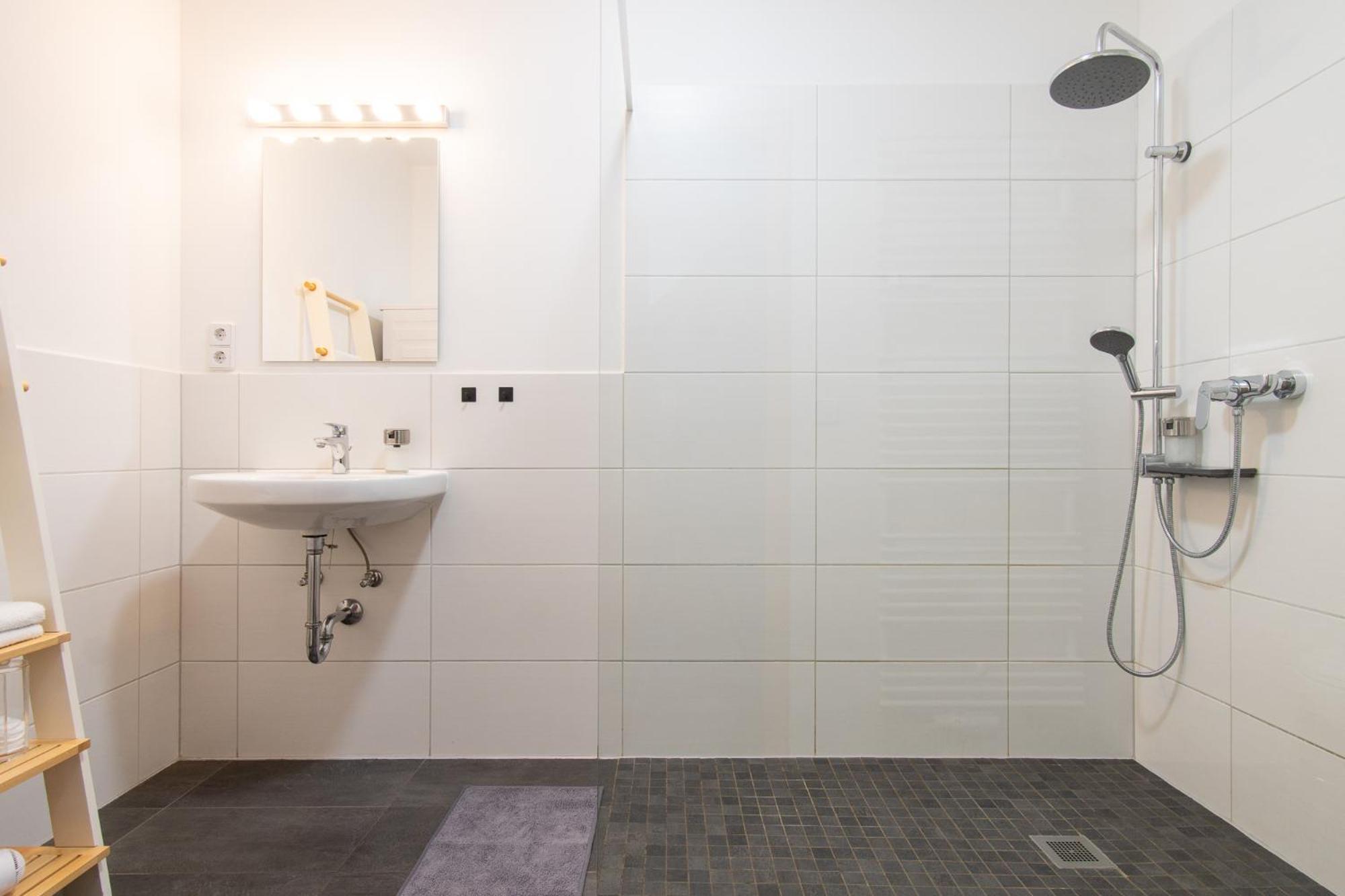 Luxurioeses Apartment, 10Min Innenstadt, Parkplatz Erfurt Kültér fotó